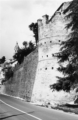 Mura urbiche (resti)